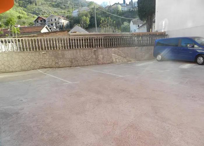 Oda ve Kahvaltı Hum