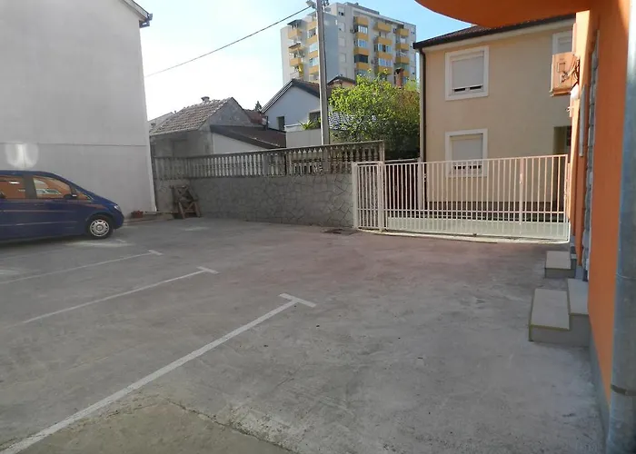 Hum Alojamento de Acomodação e Pequeno-almoço 3*