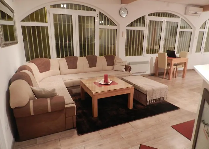 Hum Alojamento de Acomodação e Pequeno-almoço Mostar