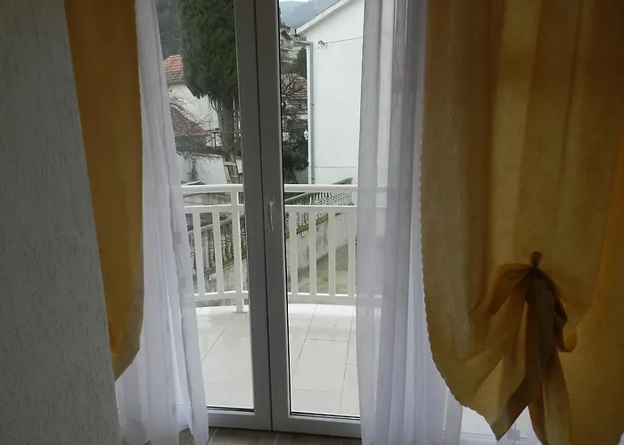 Alojamento de Acomodação e Pequeno-almoço Hum 3*